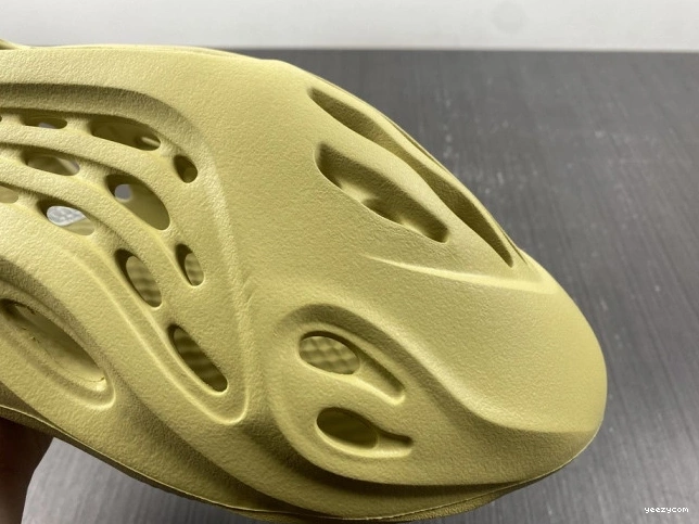 RNNR Adidas Yeezy Foam GV6775 Sulfur 0906